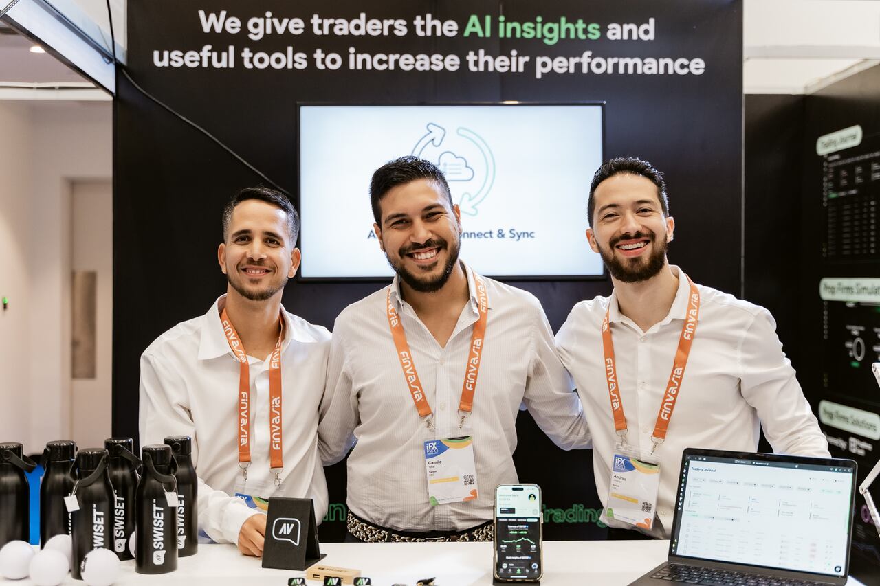 Santiago Valencia, Camilo Tobar y Andrés Jiménez, fundadores de Swiset.