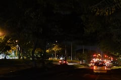 Cali: Informe de domingo Cali a oscuras, las principales vias del norte y centro de la ciudad se encuentra completamente a oscura, el alumbrado público no funciona. foto José L Guzmán El País,