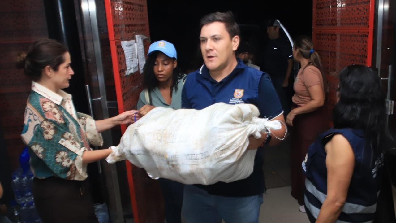 La Unidad Deportiva Jaime Aparicio también fue puesta a disposición para atender a los damnificados y recibir ayudas.