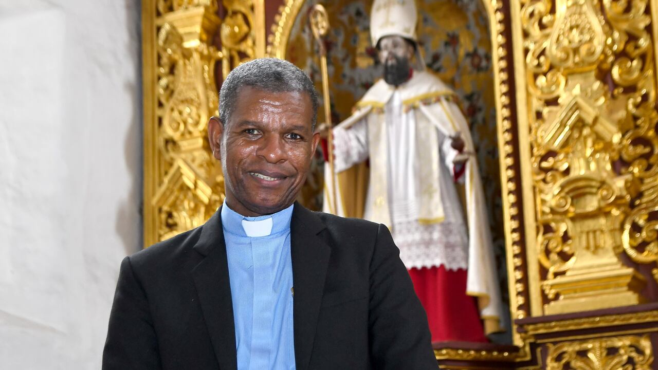 El primer sacerdote afrodescendiente de la Arquidiócesis de Cali que fue elegido por el Papa para ser obispo Wiston Mosquera Moreno, Fotos Wirman Rios, Julio 9 de 2024, EL PAIS
