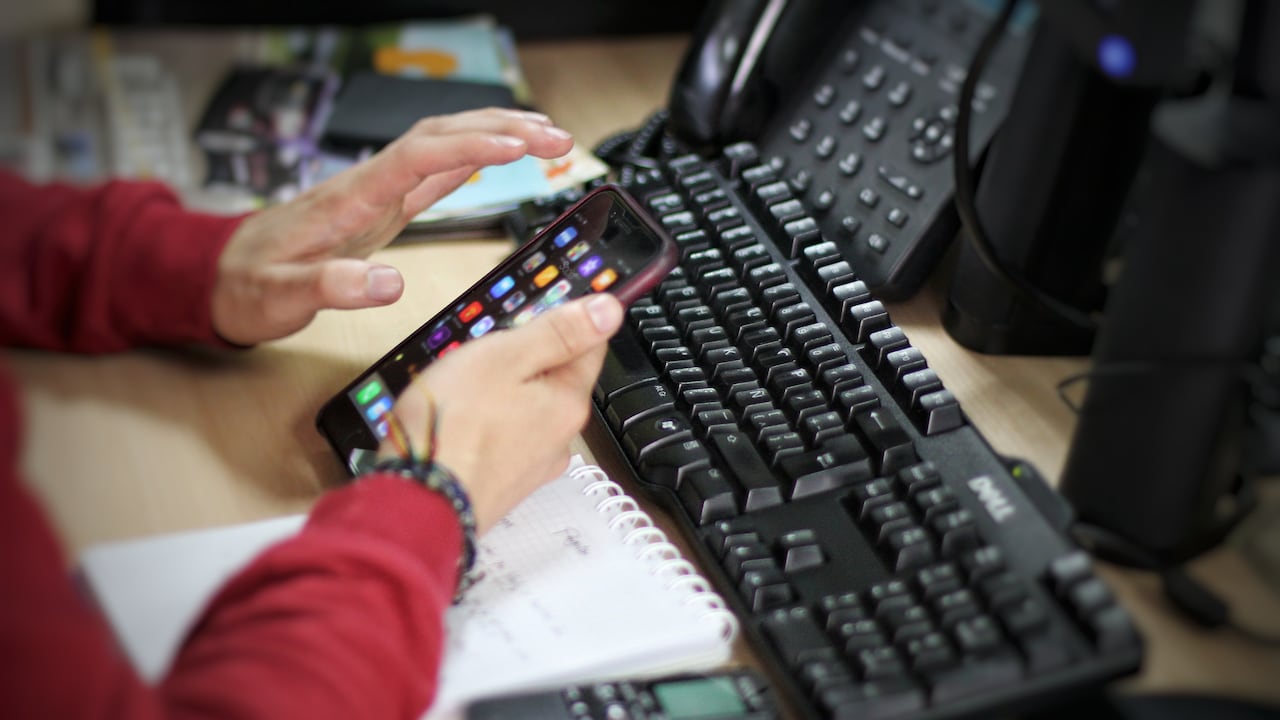 Virtualidad, trabajo en casa, teletrabajo, oficina, computador, trabajo, laboral