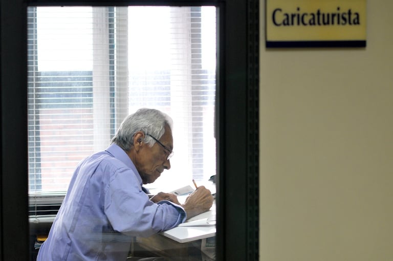 Solo en los últimos 25 años de su carrera, Luisé elaboró más de nueve mil caricaturas, un trabajo constante que lo convirtió en referente.