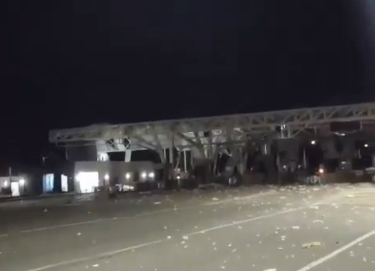 Explosión en el peaje San Pedro en Villanueva, Casanare. Hay 4 lesionados.