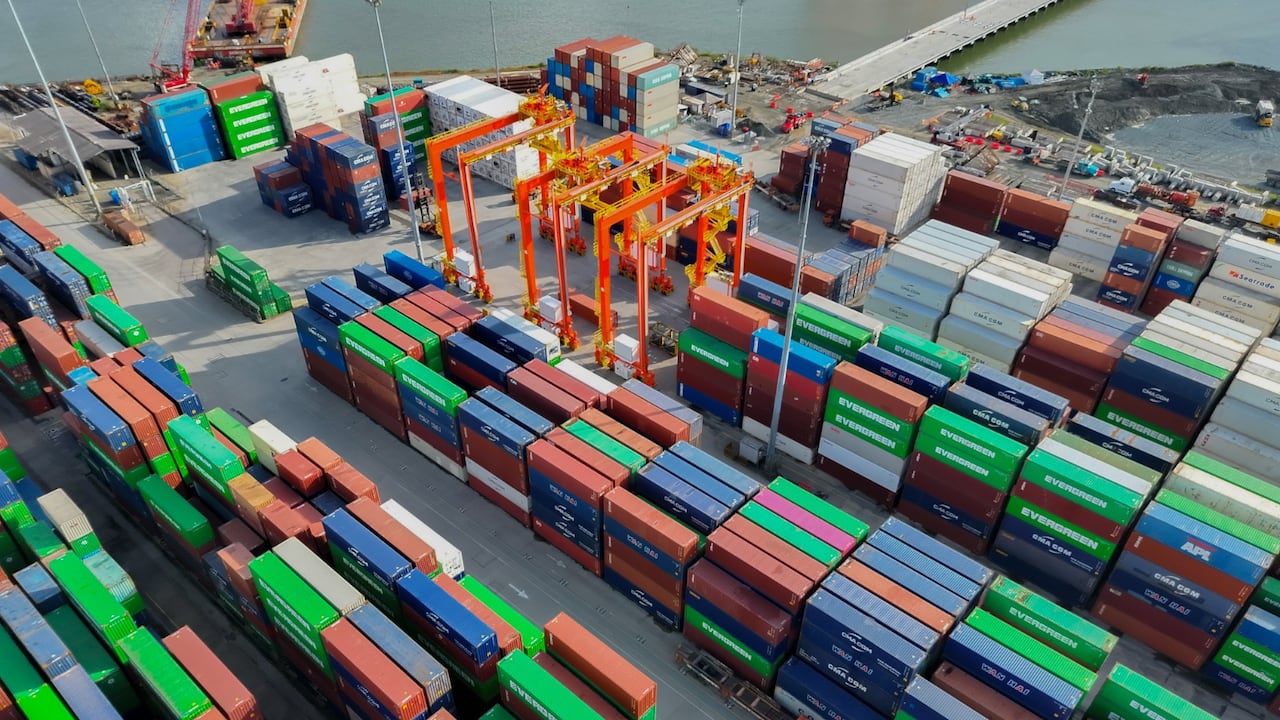 El año pasado el puerto Aguadulce, situado en Buenaventura, movió 700.000 teus de carga. Foto: cortesía la empresa.