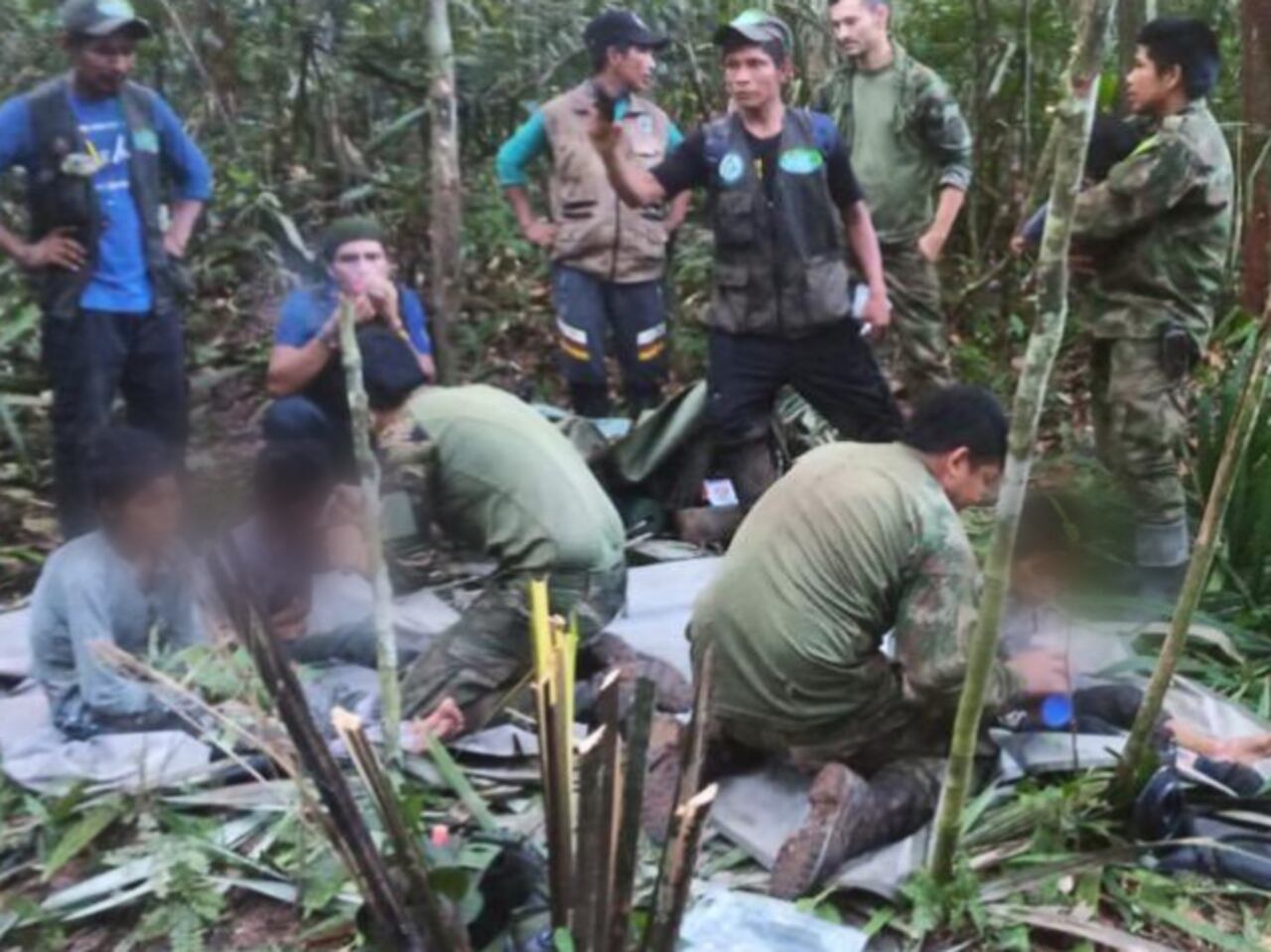 Primeras imágenes de los niños encontrados en la selva.