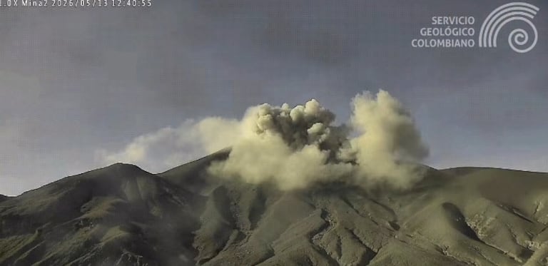Durante la mañana de este miércoles 13 de mayo de 2026, el volcán Puracé amaneció despejado, lo que ha permitido que desde diferentes puntos de su área de influencia se puedan observar las emisiones de ceniza que han ocurrido en las últimas horas.