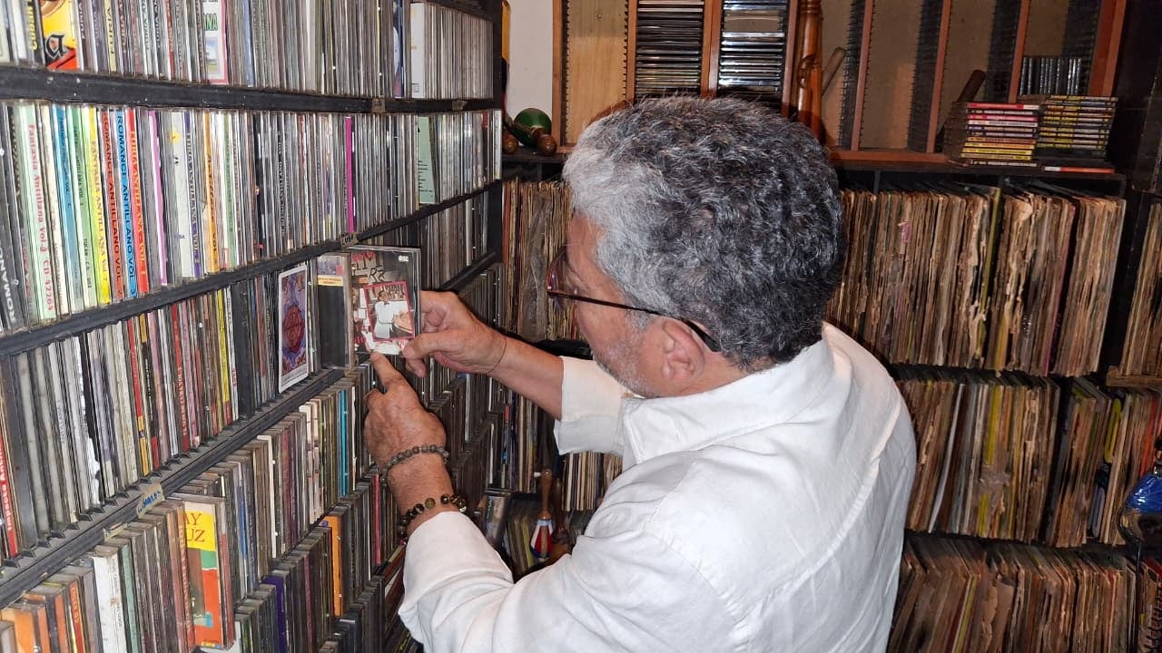 Héctor ‘Terminator’ Montaño y la resistencia del vinilo frente a la salsa digital