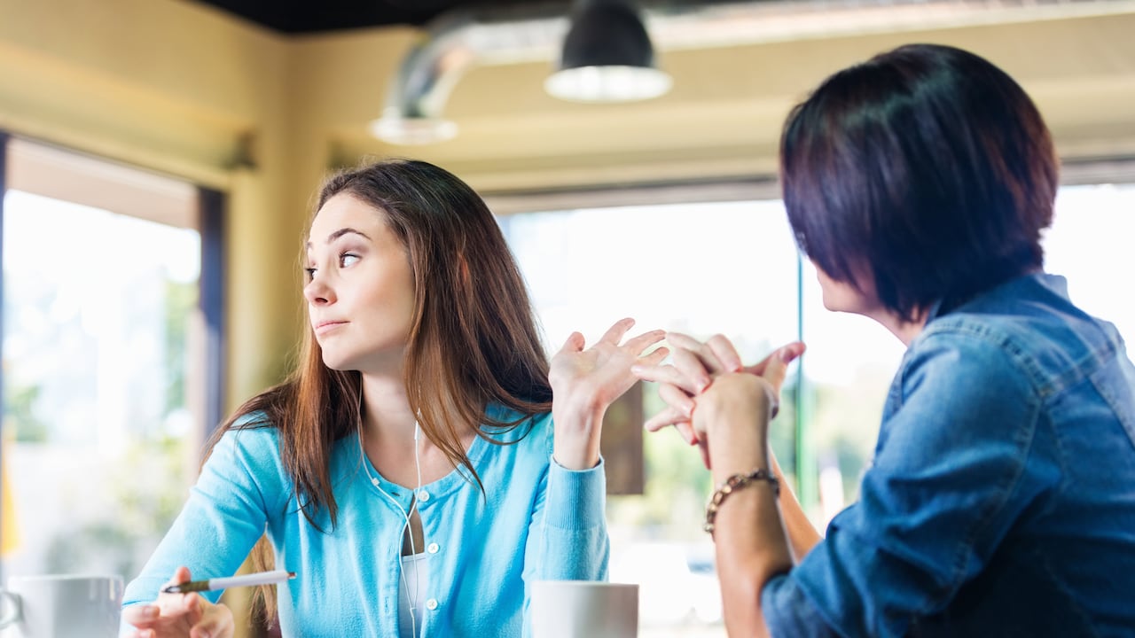 Explore cómo esta aproximación puede conducir a una comunicación más profunda.
