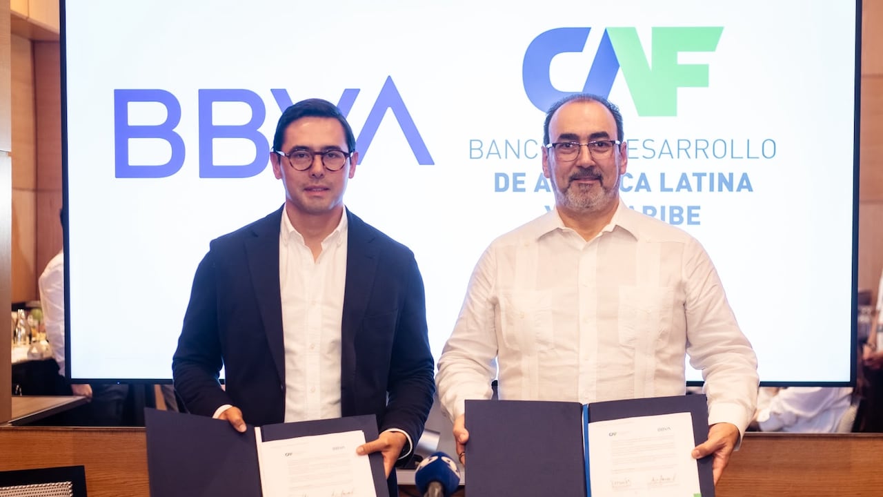 El BBVA y el CAF firmaron la ampliación de una línea de crédito para brindar apoyo en la reconstrucción en zonas afectadas por el terremoto.