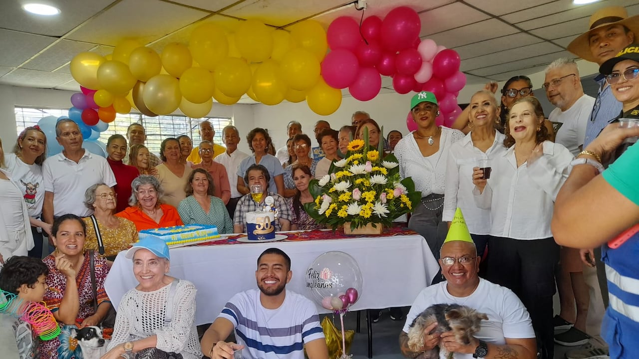 La Junta de Acción Comunal lideró el evento conmemorativo en el sector, donde se recordó la evolución del barrio desde 1975 y el papel de las familias en su desarrollo.