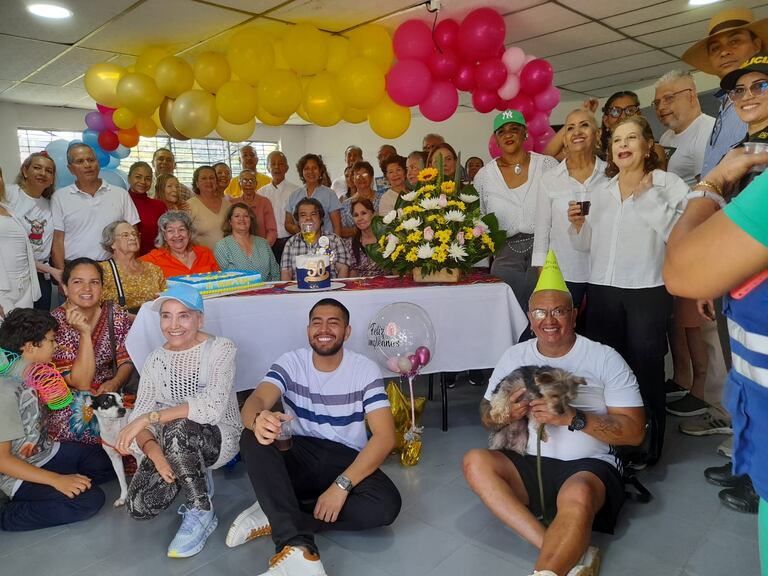 La Junta de Acción Comunal lideró el evento conmemorativo en el sector, donde se recordó la evolución del barrio desde 1975 y el papel de las familias en su desarrollo.