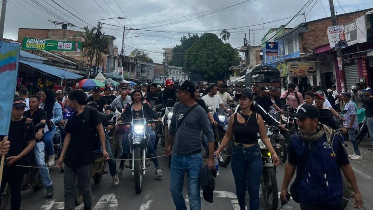 Los campesinos de El Patía, Balboa, Argelia, El Tambo y López de Micay ahora recorren las calles de El Bordo para expresar su descontento por el regreso de las fumigaciones.