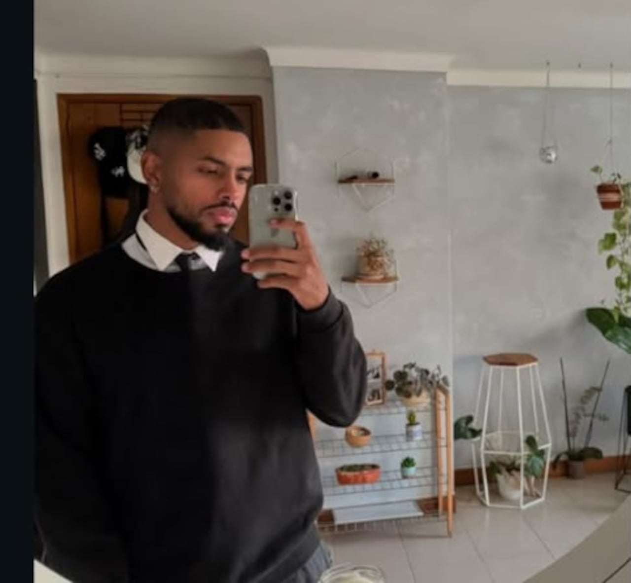 Influencer caleño habla del por qué no el café en una primera cita.