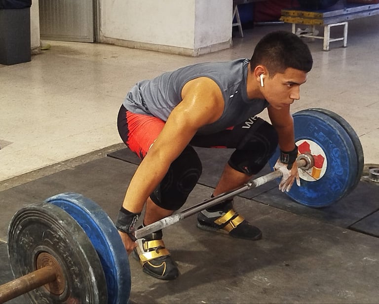 Juan Pablo Lugo, la joven promesa del levantamiento de pesas que busca brillar en el Mundial de Cali 2026