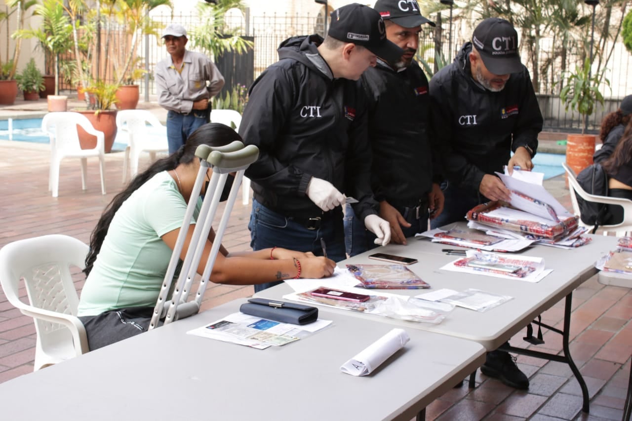 Miembros del CTI realizaron las respectivas labores de registro para la entrega de los elementos.
