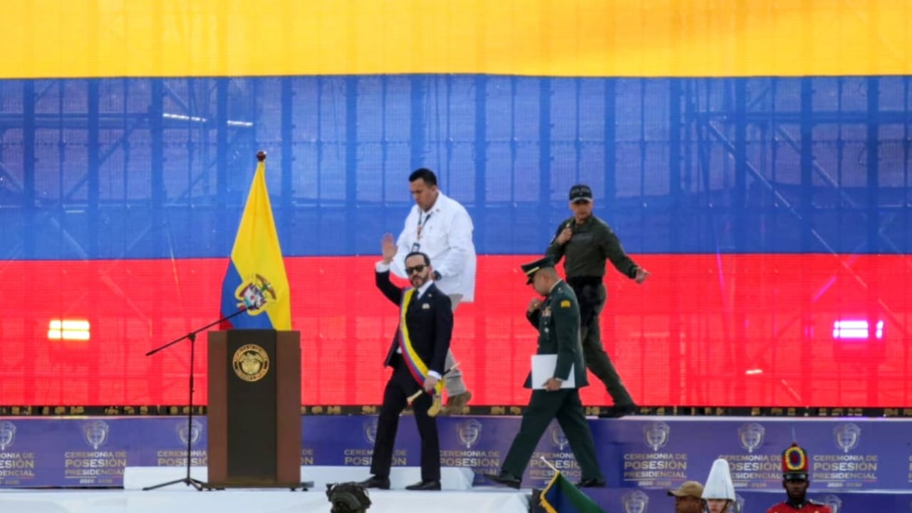 Abelardo De La Espriella, en el comienzo de la ceremonia que lo posesionó como el nuevo presidente de Colombia.