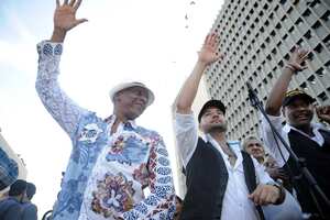 El grupo Guayacán Orquesta es dirigido por Alexis Lozano.