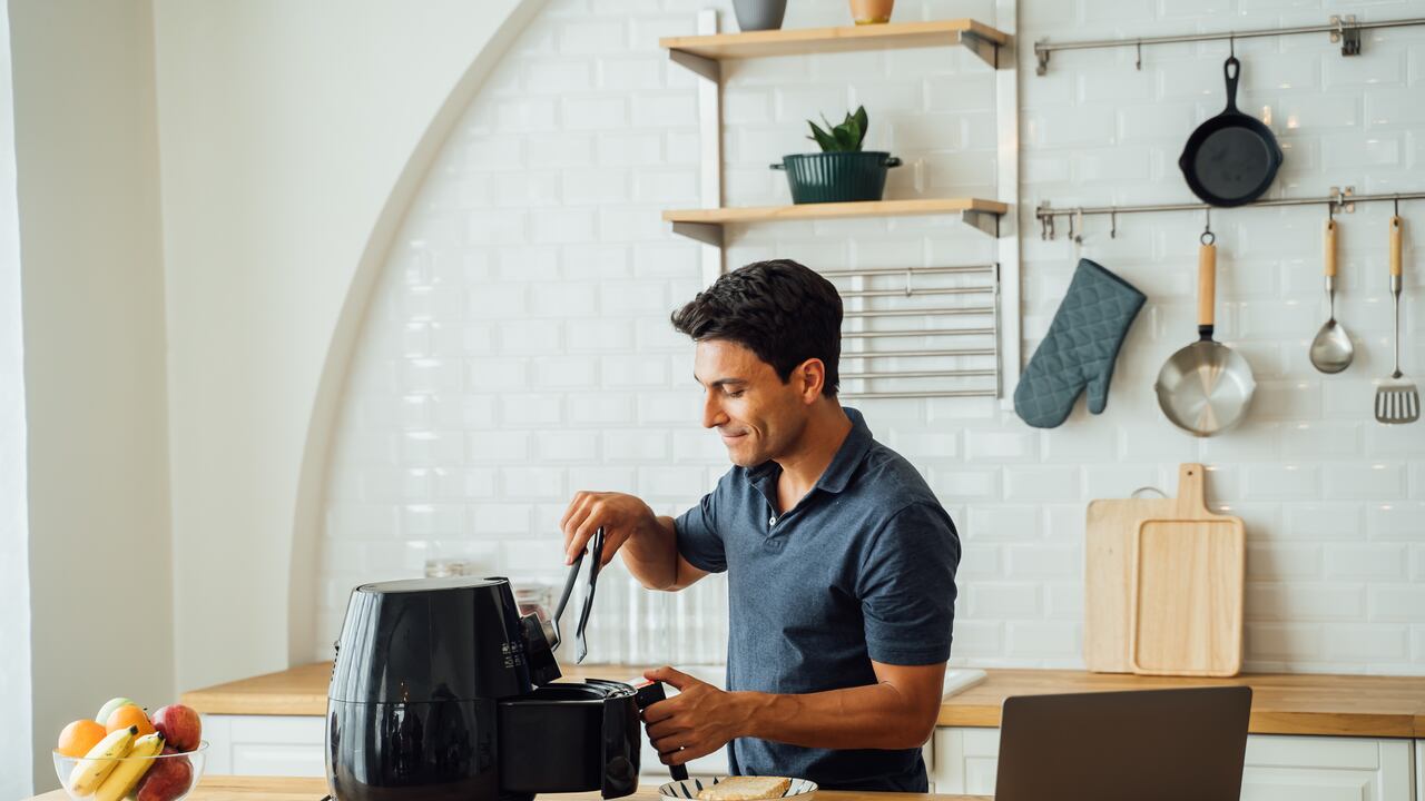 Evita desgastes innecesarios: los pasos esenciales para limpieza y mantenimiento del air fryer.