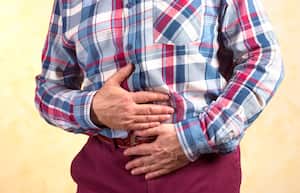 El aceite de oliva ayuda a mejorar el estreñimiento.