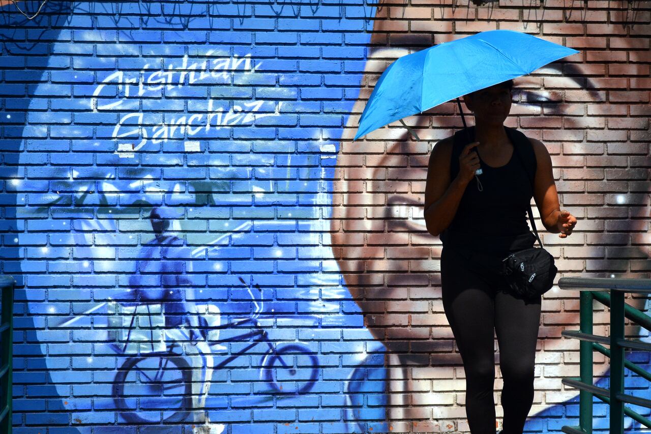 Durante la tarde de este jueves se presentan elevadas temperaturas en Cali pese a que el cielo está nublado. Según el pronóstico del clima, el mes de septiembre será de intenso calor. 19 de septiembre de 2024. Foto Jorge Orozco / El País.