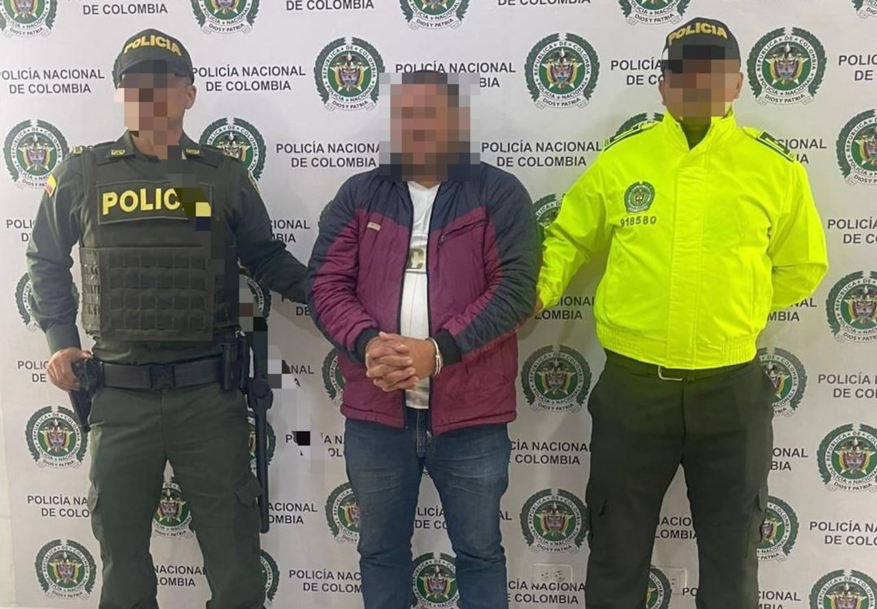 Alias El Conejo tenía orden de captura vigente por los delitos de homicidio y tráfico, fabricación porte de armas de fuego y/o municiones y secuestro.