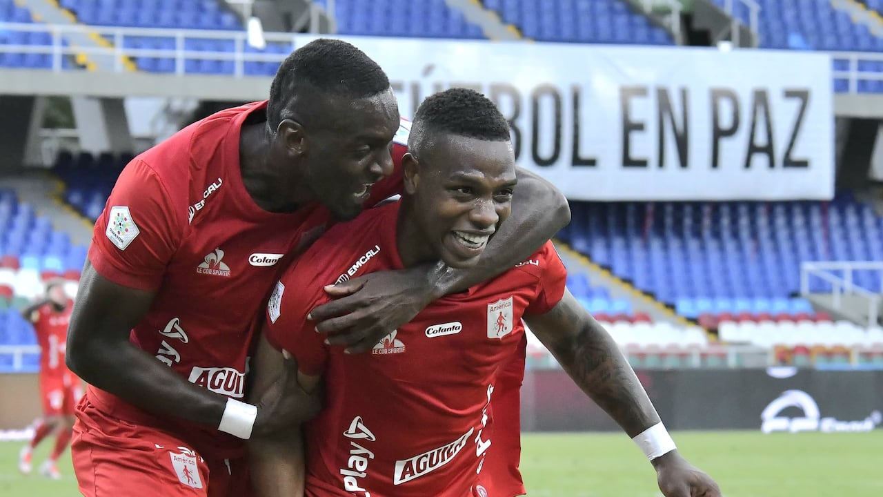 Con un gol de Pestaña al minuto 54, América se puso 2-0 arriba gracias a un centro de Cavadia.