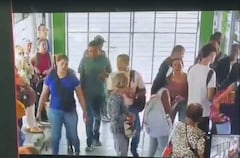 Varias personas le reprocharon la agresión a la guarda de seguridad.