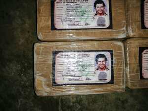 Al menos 25 kilos de cocaína tenía la estampilla con la imagen de Pablo Escobar.