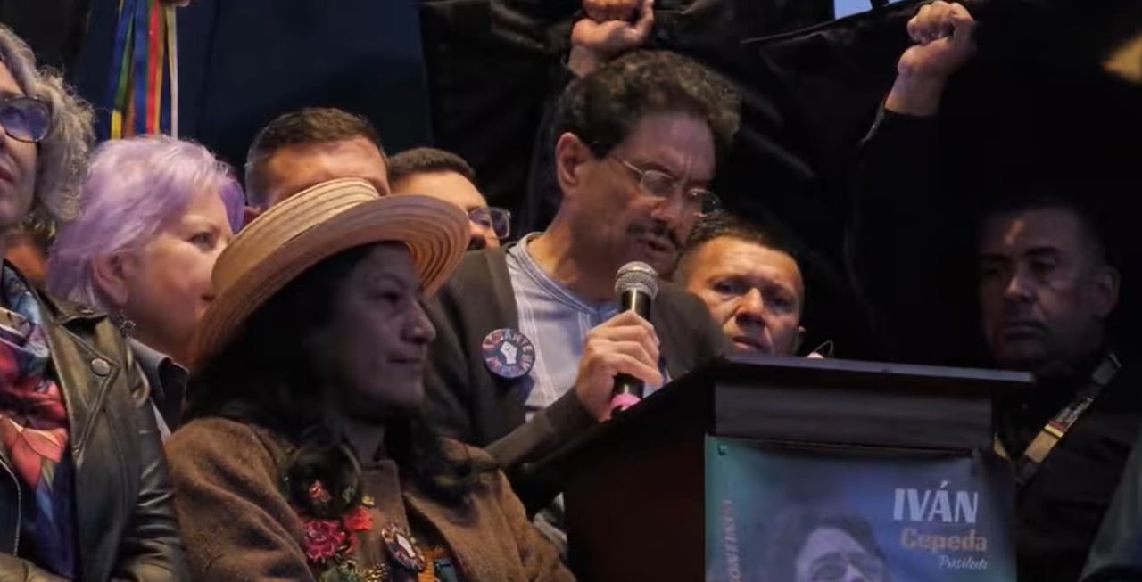 Iván Cepeda en un discurso en Ciudad Bolívar, en Bogotá