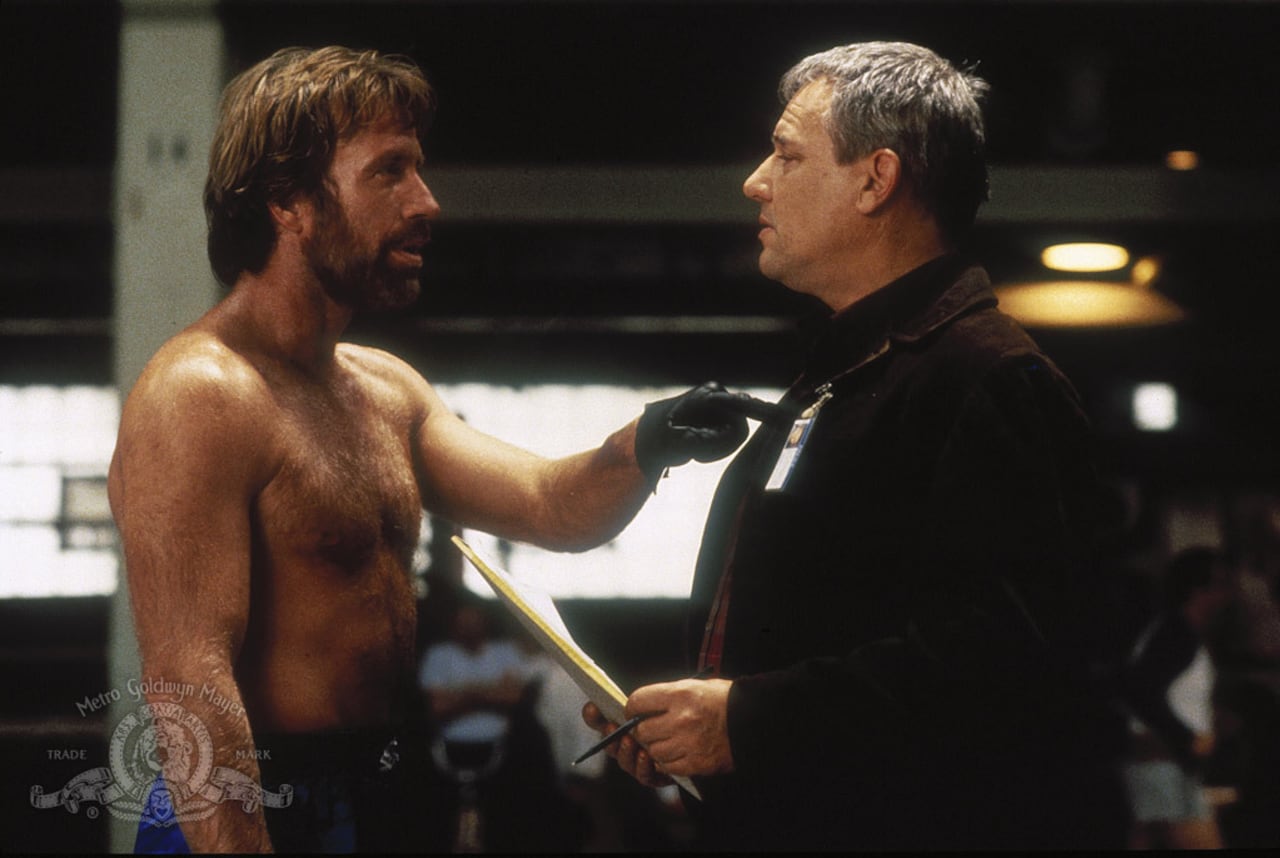 Código de Silencio, con Chuck Norris.