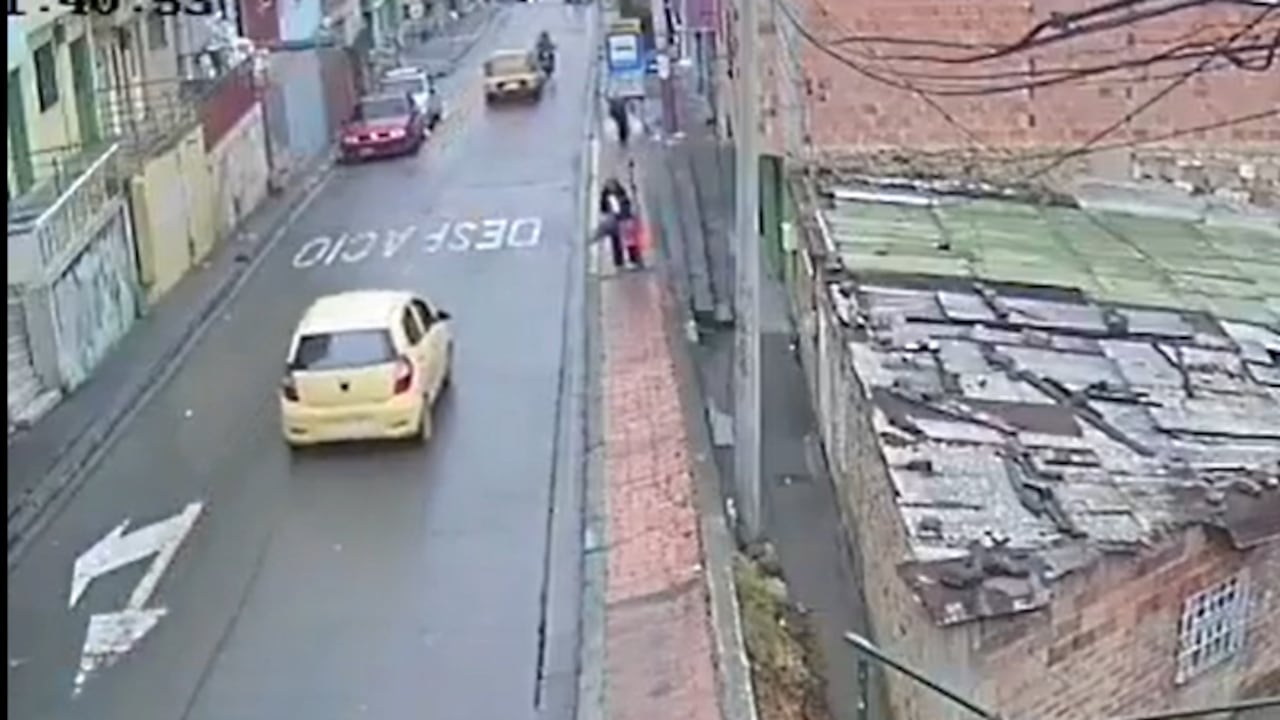 Tragedia en Bogotá, mujer muere tras ser impactada por una llanta.