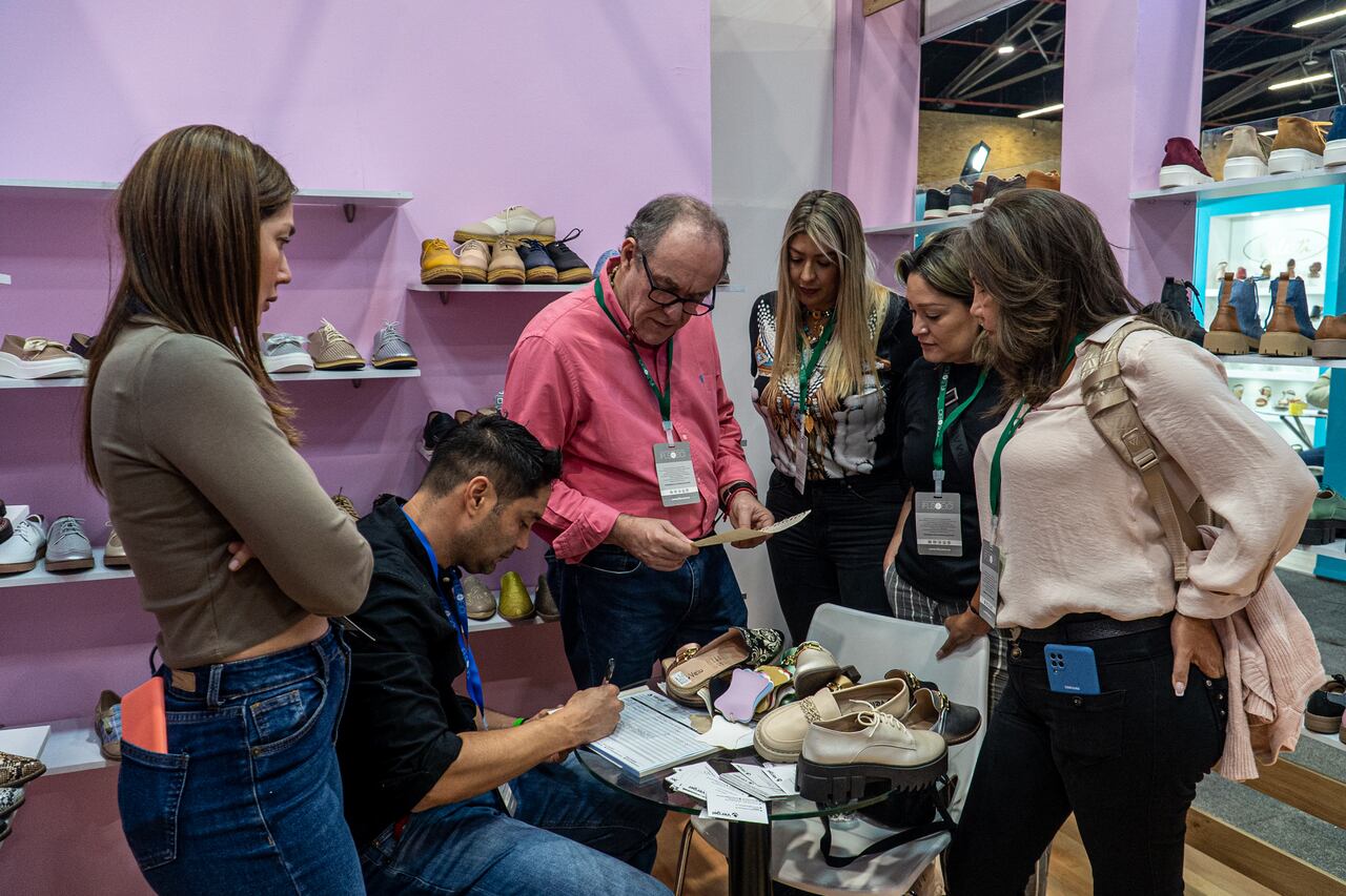 Empresarios ofrecen lo mejor de sus productos en marroquinería y calzado.
Foto: Cortesía Acemicam