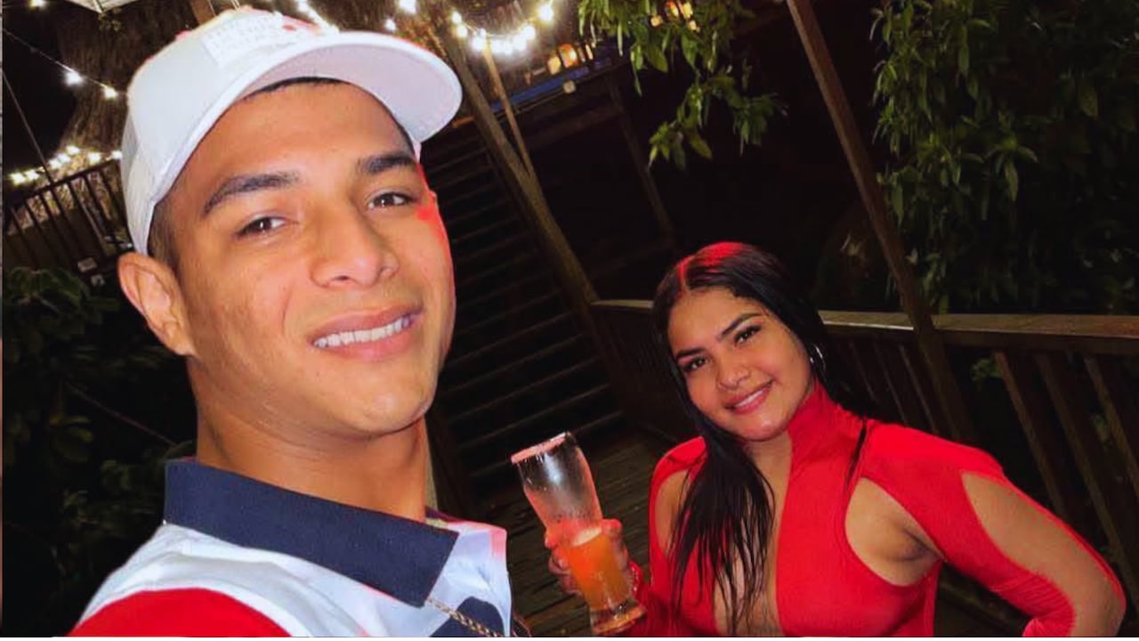 En diversas publicaciones aparecían con fajos de billetes y con uniforme camuflado.
