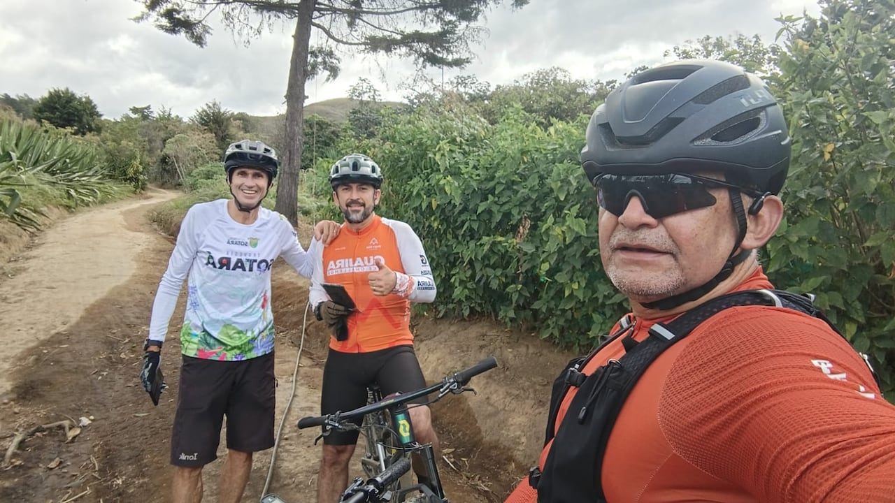 Las víctimas fueron identificadas como el coronel retirado Libardo Osorio Sánchez y los mayores retirados Harold Sánchez Vergara y Rodrigo Amórtegui, quienes hacían parte de la Reserva Activa de las Fuerzas Militares y habían salido a recorrer este corredor vial como parte de una actividad recreativa.