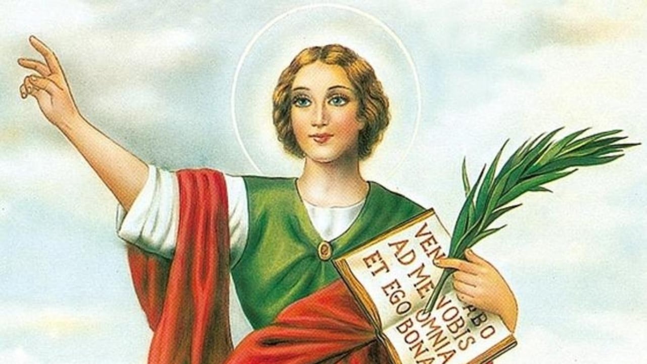 La tradición cristiana vincula su imagen a la fortuna y los juegos de azar, y según cuenta la historia, cuando el santo era joven, fue denunciado ante el emperador Diocleciano por practicar el cristianismo, por lo cual fue decapitado.