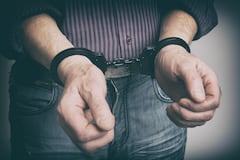 Arresto, esposas, prisión, cárcel