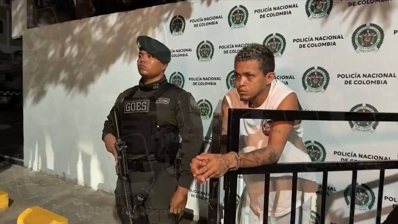 Aldair Contreras Echeverría, alias ‘Keko’, fue enviado a prisión preventiva por decisión de un juez de Barranquilla. La Fiscalía le imputó los delitos de extorsión y concierto para delinquir, cargos que no aceptó.