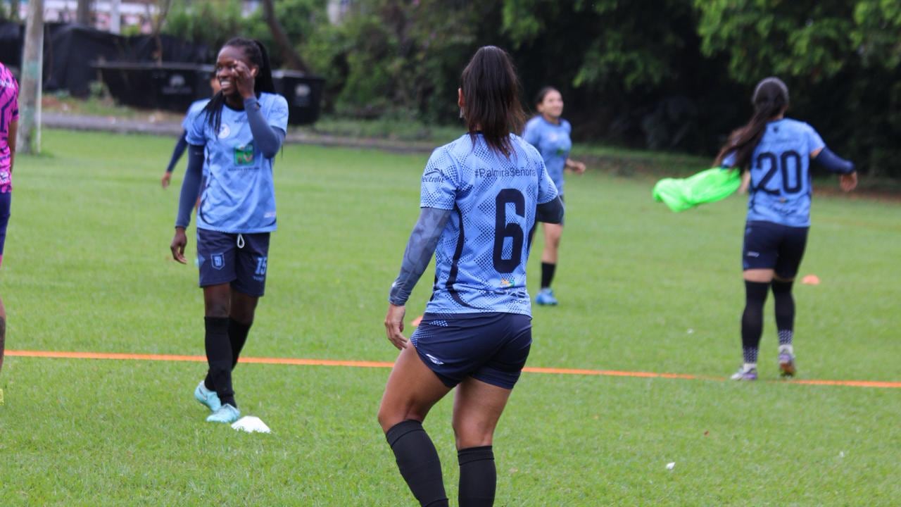 Internacional de Palmira Femenino durante un entrenamiento.