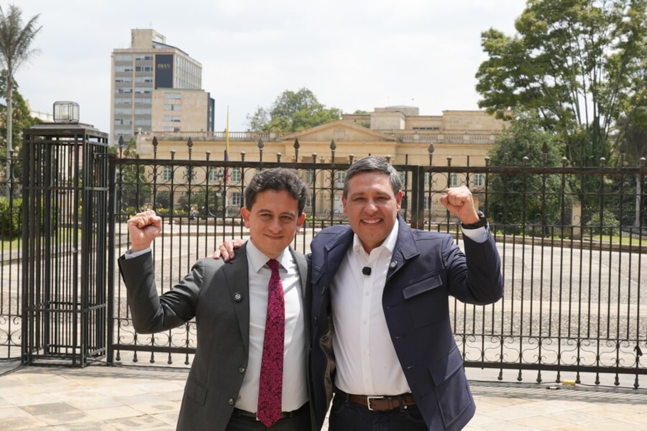 Mauricio Lizcano presentó a Luis Carlos Reyes como su fórmula vicepresidencial