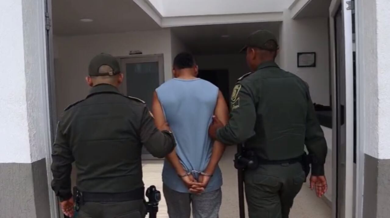 Alias Manzano tenía Circular Azul de la Interpol.