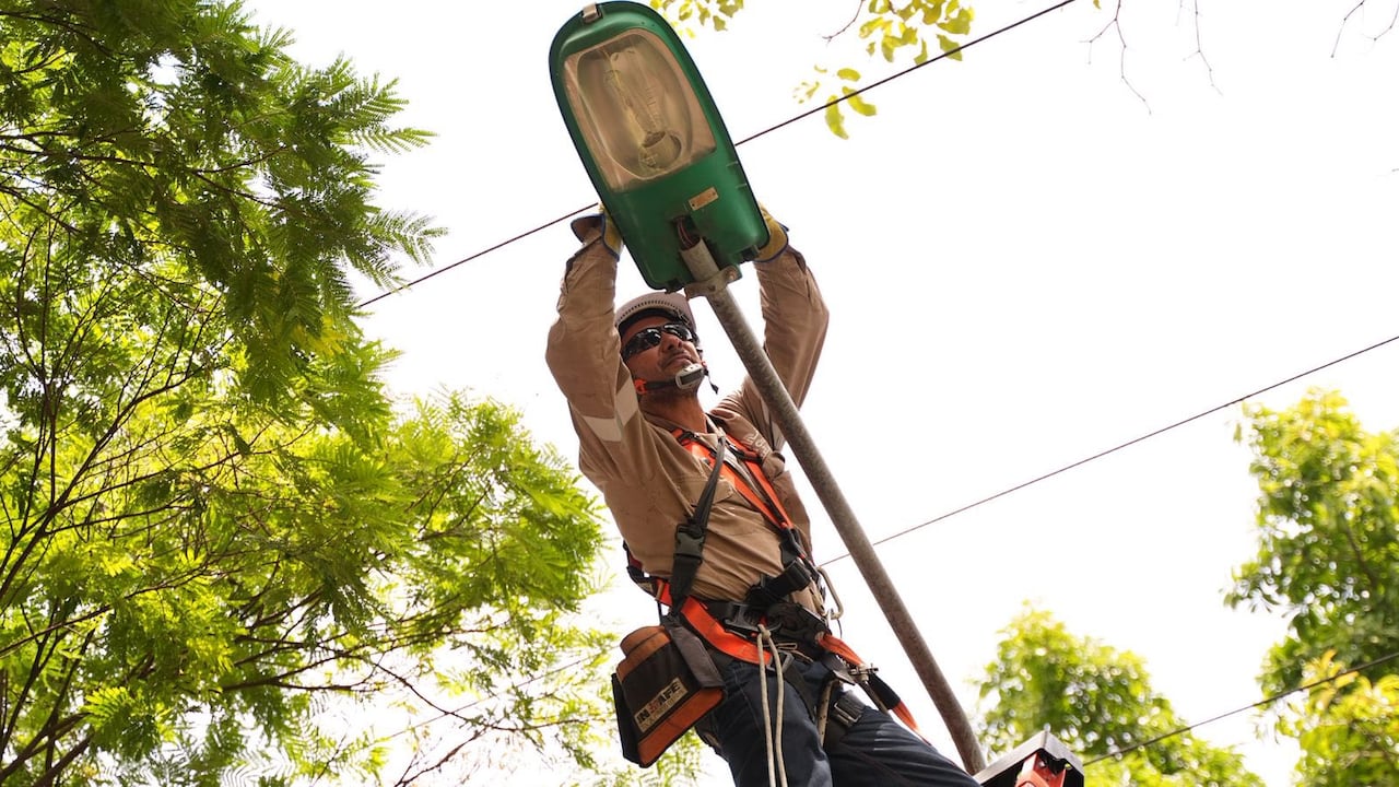 Trabajos de acueducto, energía y alcantarillado, limpieza de canales de Emcali