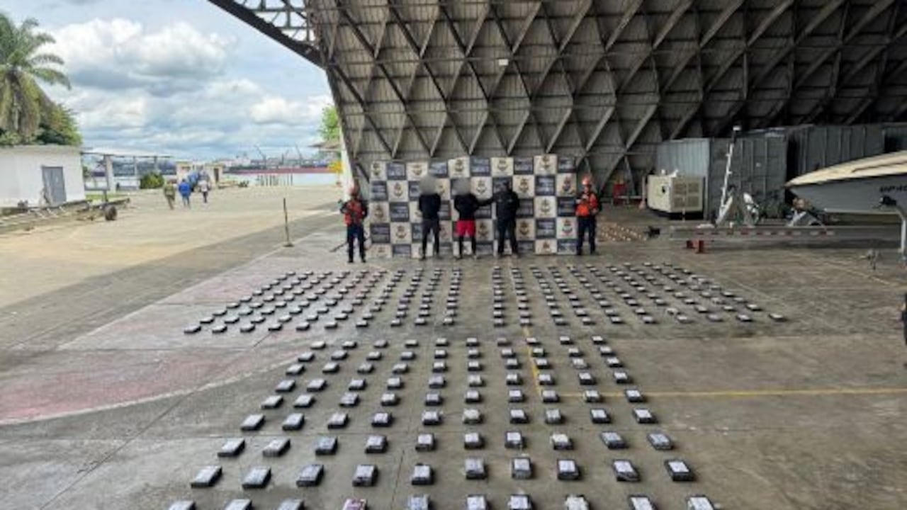 Los de 700 kilos de cocaína incautados por la Armada Nacional en Buenaventura.