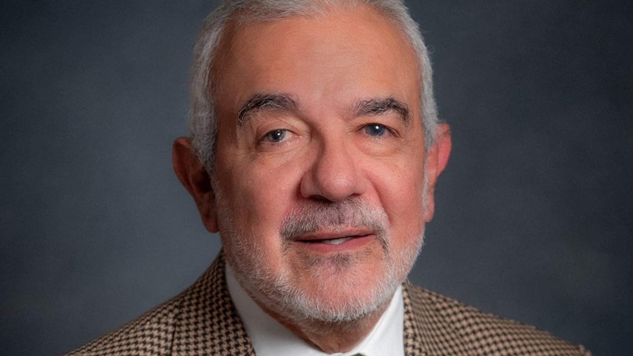 Mauricio A. Plazas Vega, Profesor emérito y honorario y director del Área de Derecho de la hacienda pública de la facultad de Jurisprudencia Universidad del Rosario.