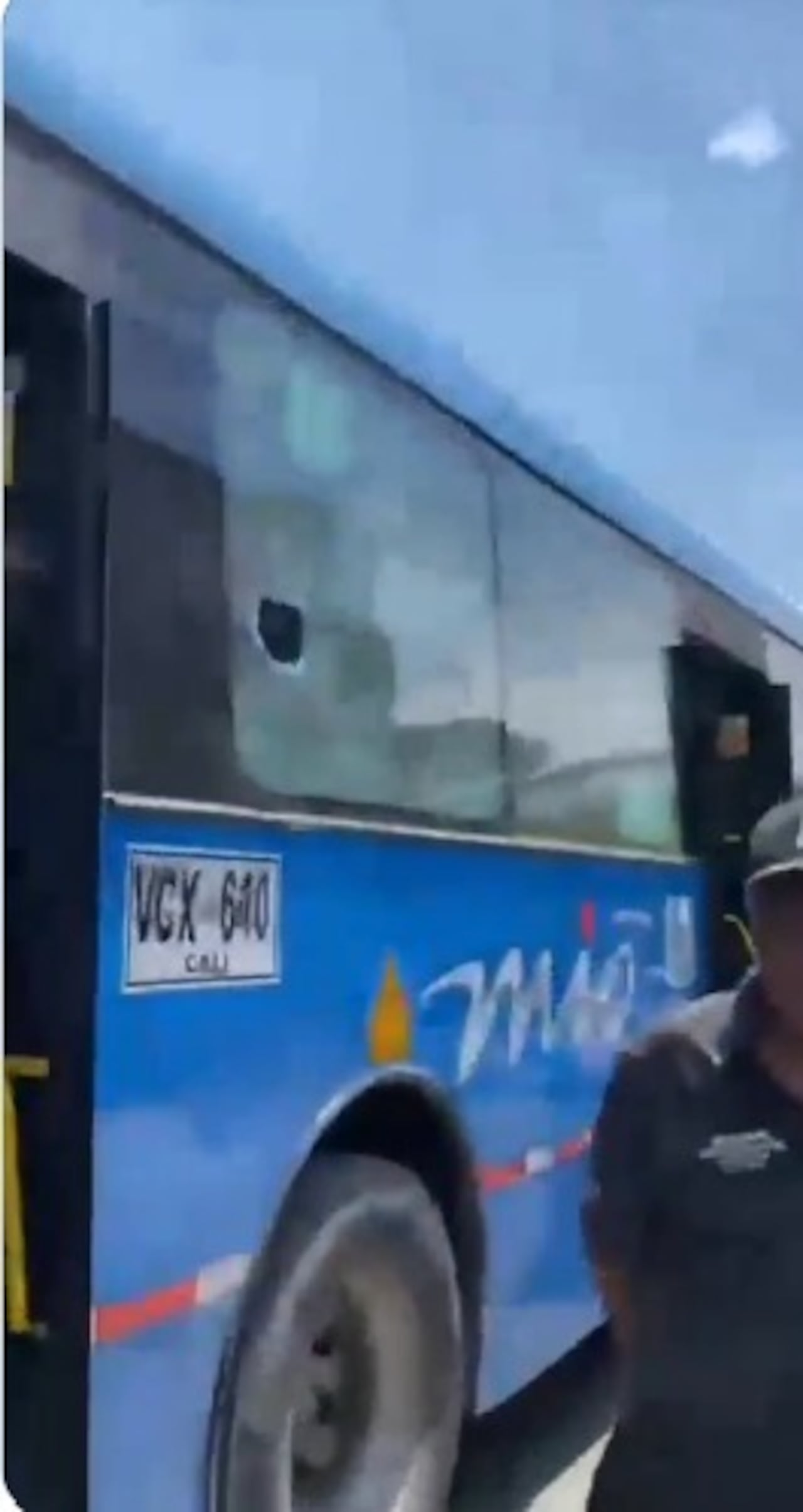 Menor terminó lesionado luego de que un bus del MÍO fuera apedreado
