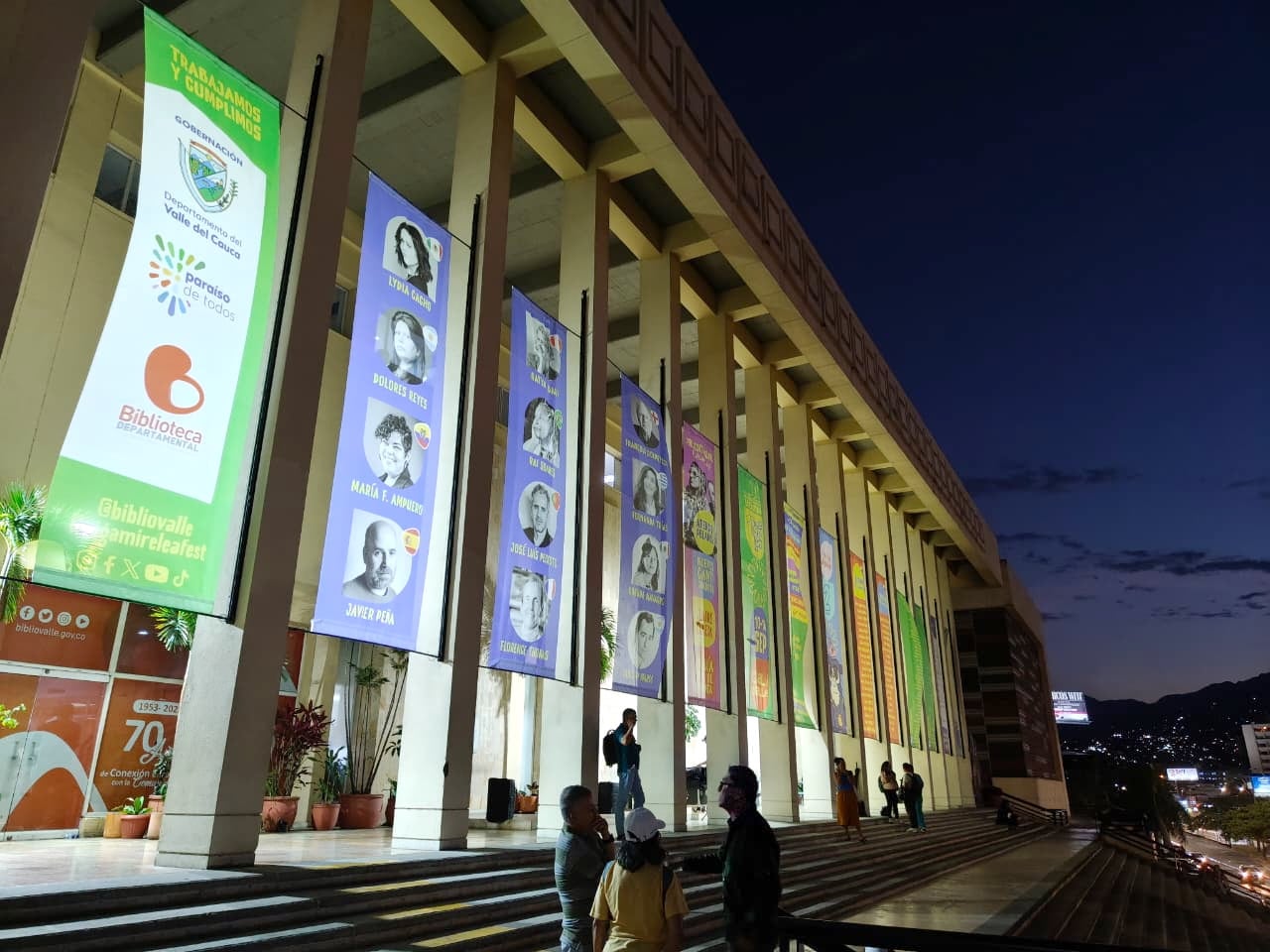 La Biblioteca Departamental Jorge Garces Borrero, hubicada en la Manzana del Saber en Cali. Foto Jorge Orozco.