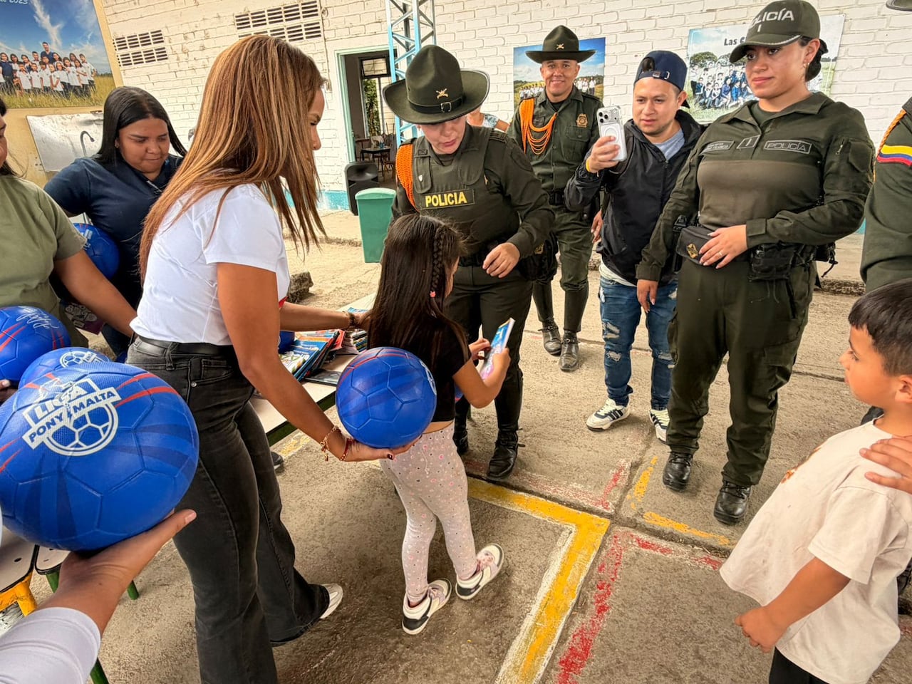 La actividad abordó mensajes de prevención del bullying, respeto, empatía e inclusión de personas con discapacidad en los entornos escolares.