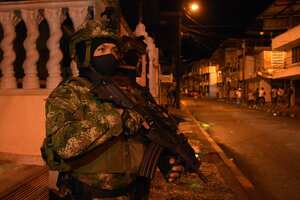 Patrullajes de Control Gaula y Ejército en las comunas de Buenaventura y Velorio de Niña Asesinada por bala pérdida en cruce de disparos de estas bandas criminales que se disputan el territorio.