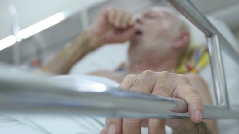 ¿En qué se diferencia de la eutanasia