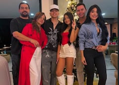 Los papás de Andy Rivera, el cantante de música popular Jhonny Rivera y su madre Luz Mery Galeano, llevan una relación cercana y cordial. Ambos tienen pareja.