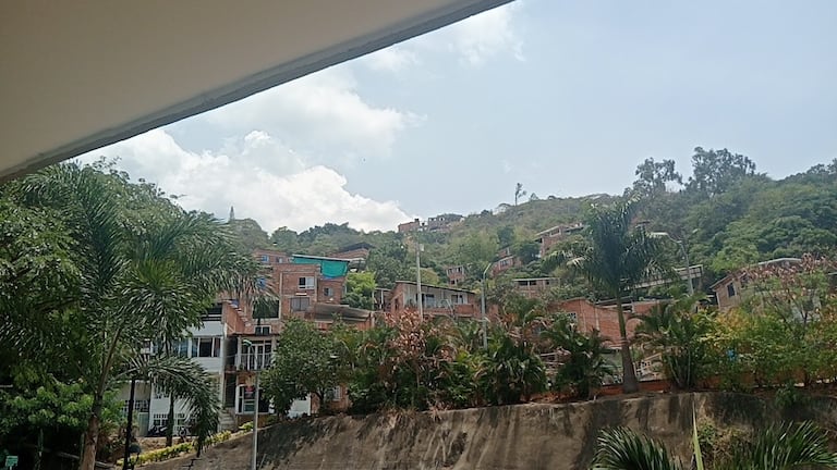 La ladera de Altos de Normandía presenta nuevas intervenciones y construcciones que, según los vecinos, hacen parte del avance de la ocupación del sector.